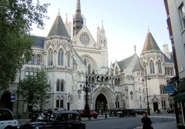 Picture: royal courts of justice by Anthony Majanlahti, license CC BY 2.0, cropped